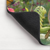 Raupe träumt davon, ein Schmetterling zu sein Mousepad (Ecke)