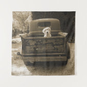 Raus aus dem Dodge - Hundfoto Wandteppich (Vorderseite)