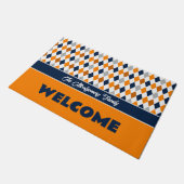 Raute Muster für Orange- und Navy-School-Farben Fußmatte (Schrägansicht)