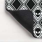 Raute-Muster für Schwarzweiß-Alien Mousepad (Ecke)