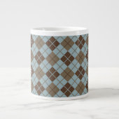 Raute Muster in Blau und Taupe Jumbo-Tasse (Vorderseite)