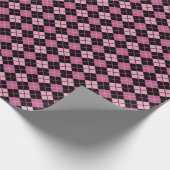 Raute Muster in Schwarz und Rosa Geschenkpapier (Ecke)