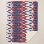 Raute Muster White Blue Red Ikat Technik Sherpadecke (Vorderseite)