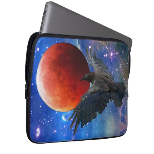 Raven and Eclipsing Moon Laptop Sleeve (Vorne Rechts)