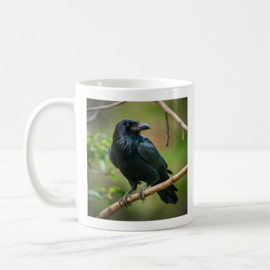Raven auf einem Baumzweig Kaffeetasse (Links)