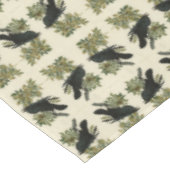 Raven (Common Raven) von Audubon Birds of America Tischdecke (Schrägansicht)