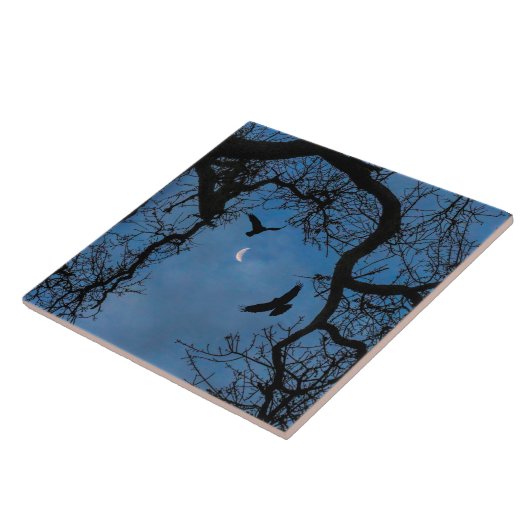 Raven, Eichenbaum und Mondmond Kunst Tile Fliese (Seite)