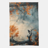 Raven in Misty Autumn Forest Geschirrtuch (Vertikal)