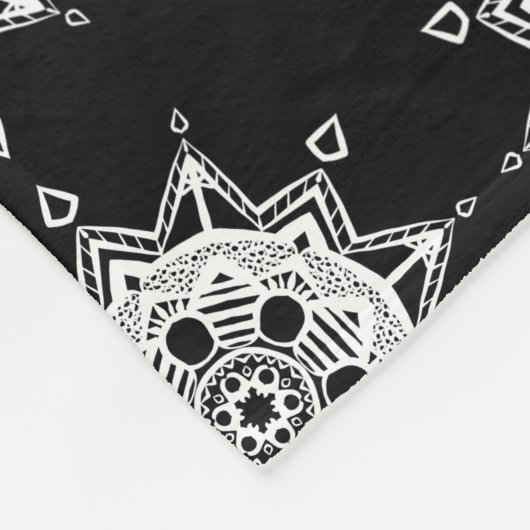 Raven Mandala Fleecedecke (Ecke)