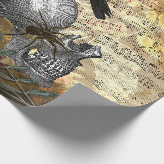 Raven on Skulls Geschenkpapier (Ecke)