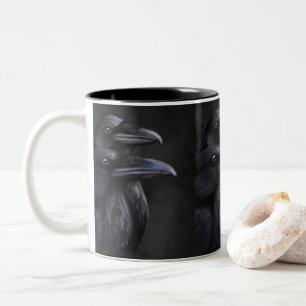Raven Shadows: Mystisches Duo in Noir Zweifarbige Tasse