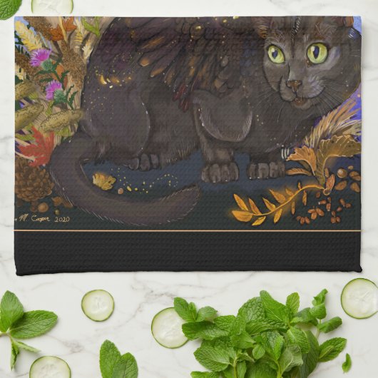 Raven Winged Autumn Magic Cat Geschirrtuch (Gefaltet)