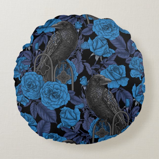 Ravens und blaue Rose Rundes Kissen (Vorderseite)