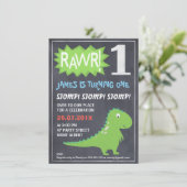 Rawr Dinosaur Chalkboard 1. Geburtstag Einladung (Stehend Vorderseite)