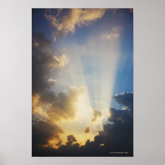 Rays Of Light Shining Through The Clouds Poster (Vorne)