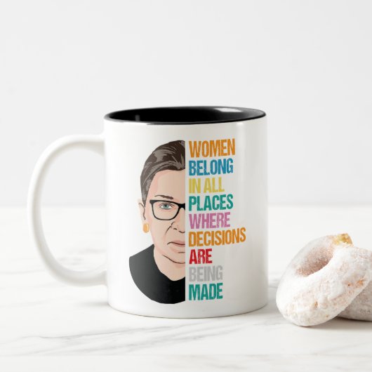 RBG berüchtigt, RBG Quotes Ruth Bader Ginsburg Zweifarbige Tasse (Mit Donut)