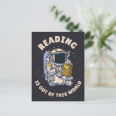 Reading Is Out Of This World Postkarte (Stehend Vorderseite)