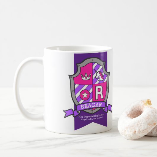 Reagan Buchstabe R Wappen rosa Einhornname Kaffeetasse (Mit Donut)
