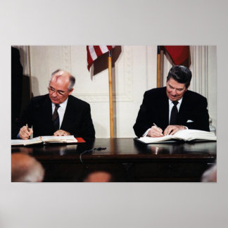 Reagan und Gorbatschow unterschreiben Poster