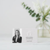 Real Anwesen Imitate Embossed Schwarz-weißes einfa Visitenkarte (Stehend Vorderseite)