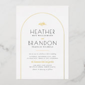Real Gold Arch & Elegantes Typografie Foto Hochzei Folieneinladung (Vorderseite)