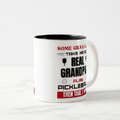 Real Grandpas Spielen Pickleball Funny Senior Play Zweifarbige Tasse (VorderseiteRechts)