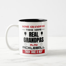 Real Grandpas Spielen Pickleball Funny Senior Play Zweifarbige Tasse