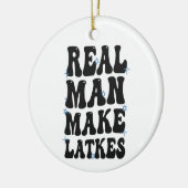 Real Man macht Latkes Funny Groovy Hanukkah Keramik Ornament (Links)