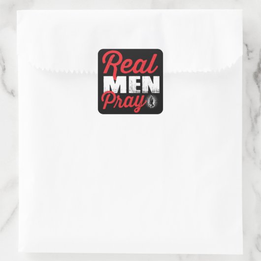 Real Men beten Quadratischer Aufkleber (Tasche)