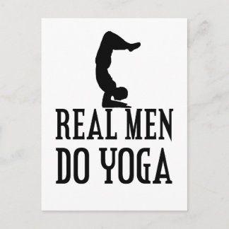 Real Men Do Yoga Postkarte