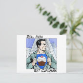 Real Men essen Cupcakes Postkarte (Stehend Vorderseite)