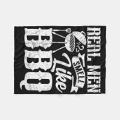 Real Men Smell Like Byrbecue Bbq Smoker Byrbecue G Fleecedecke (Vorderseite (Horizontal))