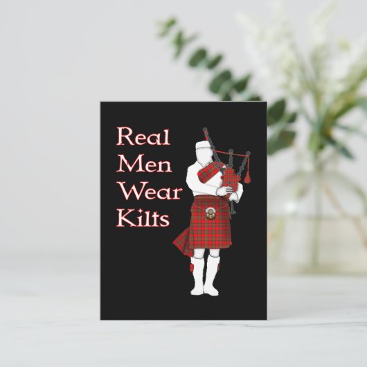 Real Men Wear Kilts Funny Scottish Postkarte (Stehend Vorderseite)