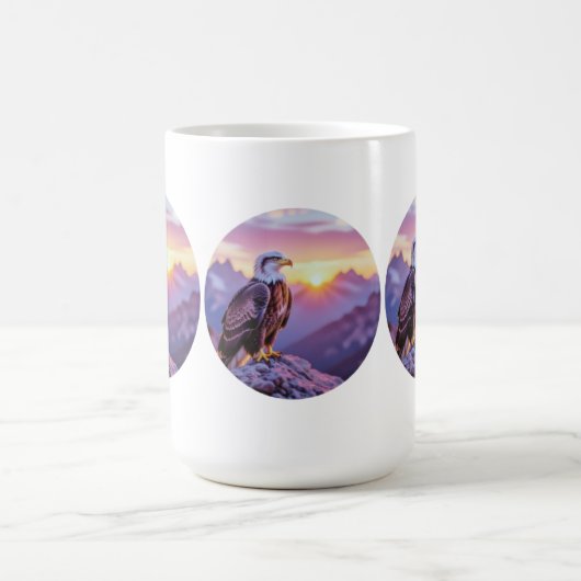 Realistic Eagle on Rock – Majestic Wildlife Scene Kaffeetasse (Mittel)