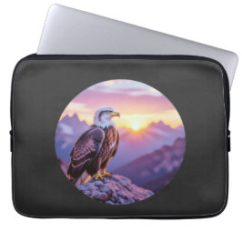 Realistic Eagle on Rock – Majestic Wildlife Scene Laptopschutzhülle