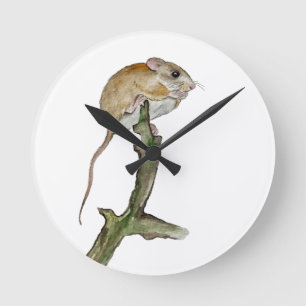 Realistische Aquarellmaus in einem Baum Runde Wanduhr