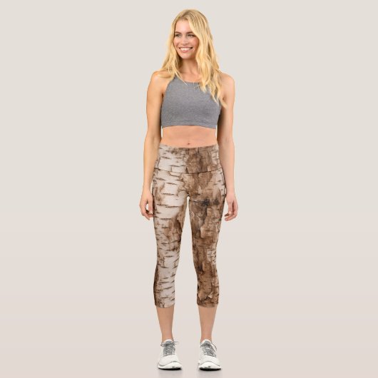 Realistische Birch Tree Bark Texture Capri Leggings (Vorderseite)