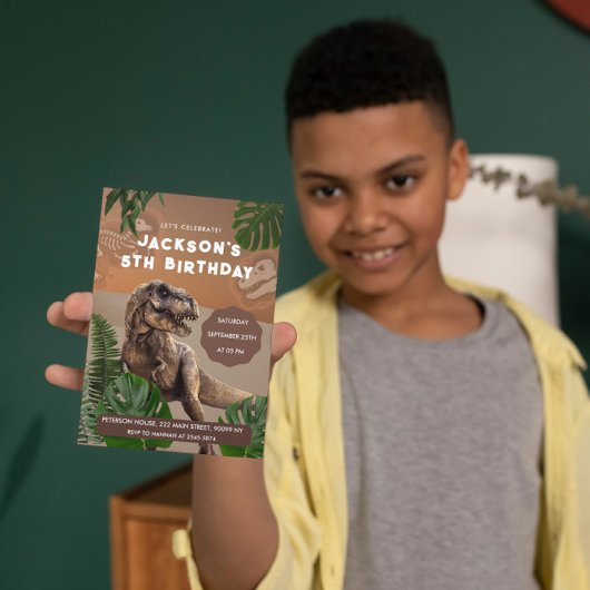 Realistische Dinosaurier zum Geburtstag Einladung