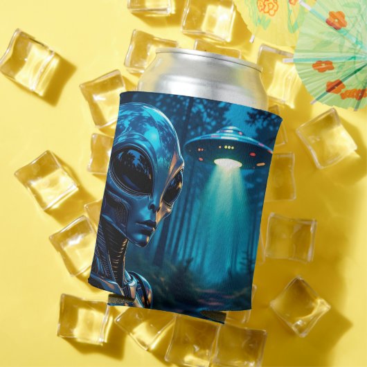 Realistische Hyper-Alien und UFO im Wald Dosenkühler (In Situ Sommer)