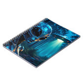 Realistische Hyper-Alien und UFO im Wald Notizblock (Linke Seite)