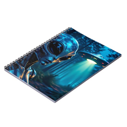 Realistische Hyper-Alien und UFO im Wald Notizblock (Linke Seite)