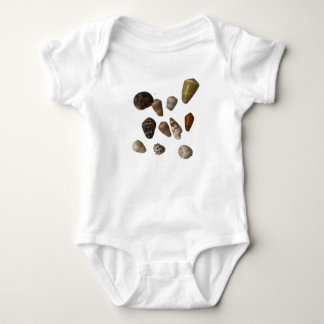 Realistische Muschel Haul Baby Outfit Strampler