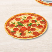 Realistische Pepperoni Pizza Runder Pappuntersetzer (Angewinkelt)