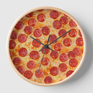 Realistische Pepperoni Pizza Uhr
