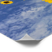 Realistische Sonnenstrahlen in blauem Himmel Poster (Ecke)