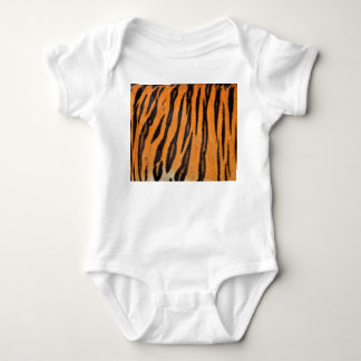 Realistische Tigerhautstruktur. Baby Strampler