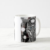 Realistischer Chromroboter Kaffeetasse (VorderseiteRechts)