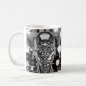 Realistischer Chromroboter Kaffeetasse (Links)