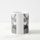 Realistischer futuristischer Chromroboter Kaffeetasse (Mittel)