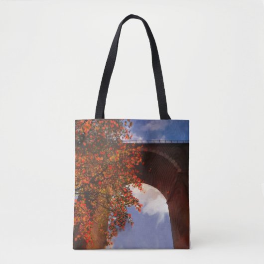 Realistischer Herbstbaum mit roten Blätter in Newq Tasche (Vorderseite)